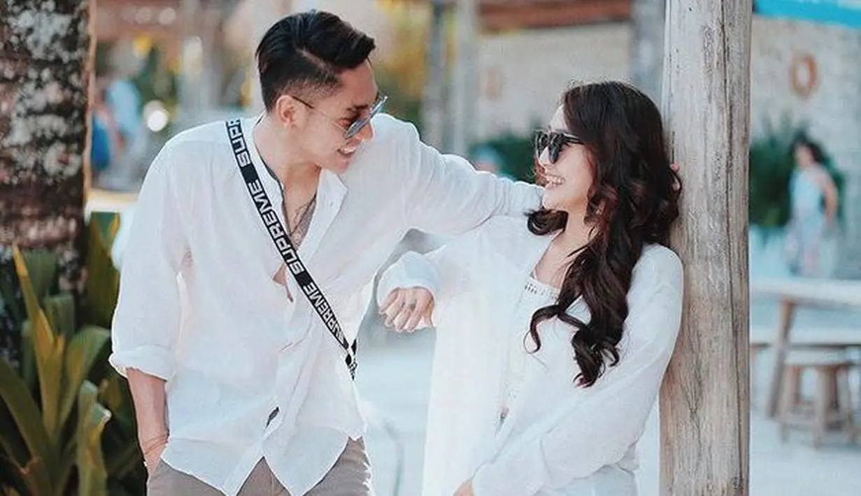 Siti Badriah dan Krisjiana Krisjiana Baharuddin jadi salah satu pasangan yang mencuri perhatian. Sosok Krisjiana rupanya banyak membuat netter penasaran (Instagram @krisjianabah).