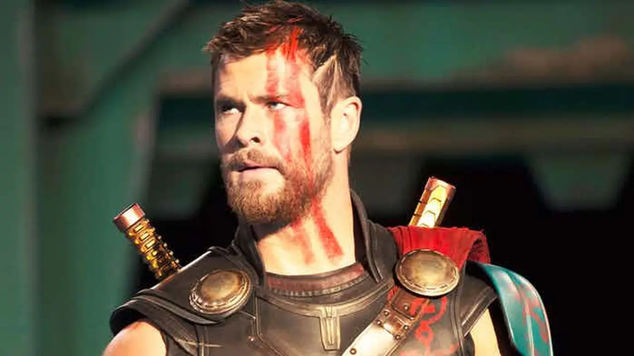 [Bintang] Chris Hemsworth