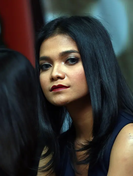 Bagi pemilik nama lengkap Skolastika Citra Kirana Wulan ini albumnya keduanya yang bertajuk ‘Love & Kiss’ ini sangatlah berarti, pasalnya album ini dibuat melalui apa yang ia rasakan tentang cintanya. (Deki Prayoga/Bintang.com)