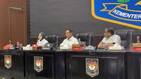 Menteri Dalam Negeri (Mendagri) Tito Karnavian dalam Rakor Pengendalian Inflasi Daerah Tahun 2025, di Kemendagri, Jakarta, Selasa (2/8/2025). (Liputan6.com/Tira)