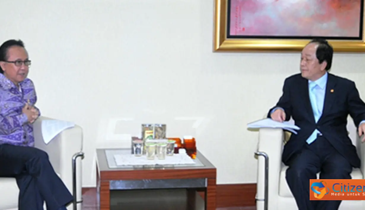 Citizen6, Jakarta: Dihadapan Yong, Sharif menegaskan bahwa perikanan akan dikembangkan berbasiskan industri agar produk perikanan yang dihasilkan memiliki nilai tambah dan meningkatkan pendapatan masyarakat. (Pengirim: Efrimal Bahar)