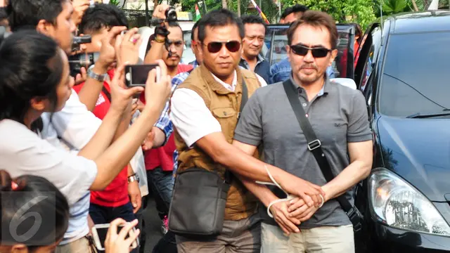 Lengkapi Barang Bukti, Polisi Geledah Rumah Aa Gatot