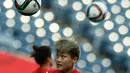 Ma Jun pesepak bola wanita asal Tiongkok melakukan persiapan di Piala Dunia Wanita 2015. (AFP/Jewel Samad)