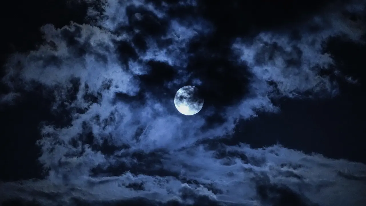 Supermoon Agustus Hiasi Langit
