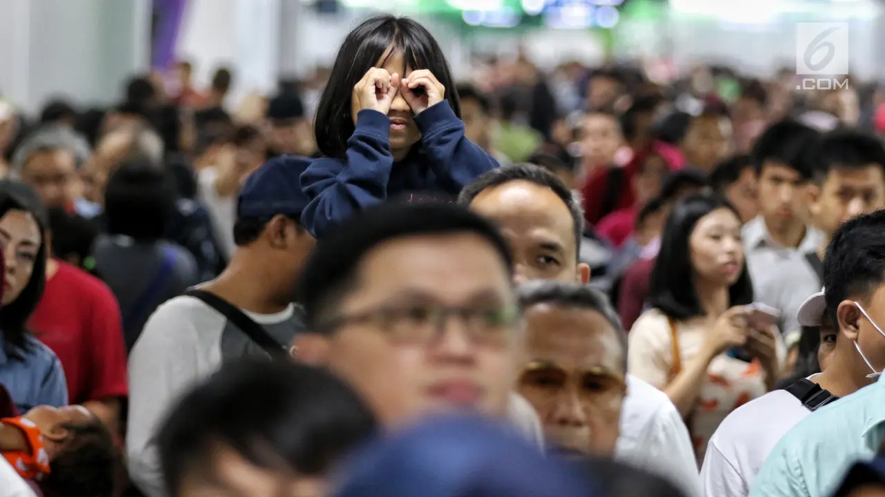 Naik Kereta MRT Selama Libur Lebaran