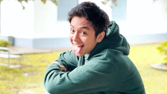 FOTO: Gaya Kasual Angga Yunanda, Simpel dan Stylish