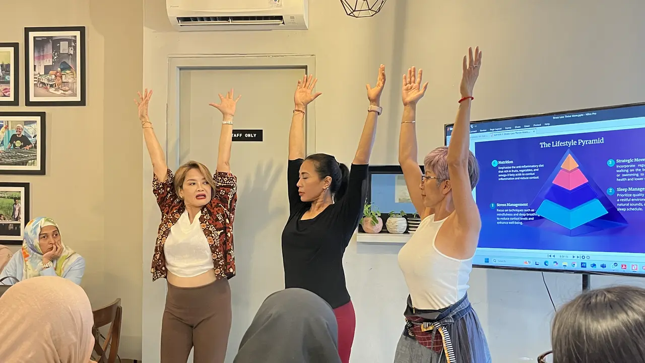 Cara Baru Memanjakan Diri dengan DIY Stretch Pilates & Lymphatic Detox yang Bisa Kamu Coba di Rumah (photo by Fimela reporter)