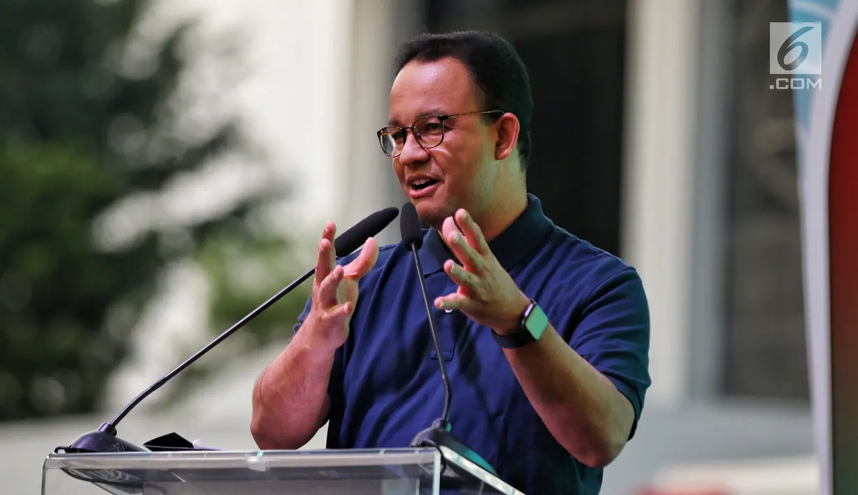 Gubernur DKI Jakarta Anies Baswedan memberi sambutan saat meresmikan groundbreaking Revitalisasi TIM di Jakarta, Rabu (3/7/2019). Pemprov DKI Jakarta akan revitaliasi TIM dalam rangka mendukung program Pemerintah. (Liputan6.com/Johan Tallo)