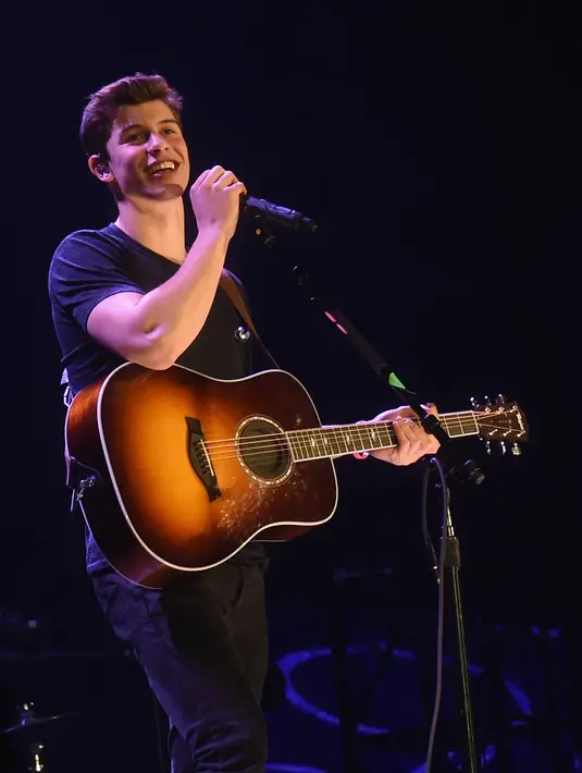 Pelantun ‘Stitches’ ini mendapat beberapa pertanyaan dari host James Cordon dan akhirnya membuat ia angkat bicara dan mengeluarkan sedikit pengakuan. Shawn Mendes mengaku jika ia mencoba untuk menjalin hubungan dengan Camila Cabello. (AFP/Bintang.com)