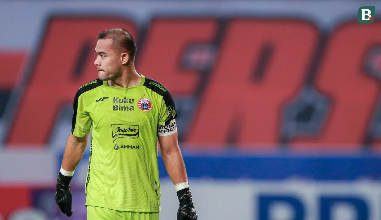Kiper Persija Jakarta, Andritany Ardhiyasa saat pertandingan pekan ketujuh BRI Liga 1 2023/2024 melawan Borneo FC yang berlangsung di Stadion Patriot Candrabhaga, Bekasi, Rabu (9/8/2023). (Bola.com/Bagaskara Lazuardi)