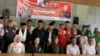 Istri capres Ganjar Pranowo, Siti Atikoh bersilaturahmi dengan jajaran pengurus partai politik pengusung Ganjar-Mahfud di Cianjur, Jawa Barat, Senin (4/12/2023). (Liputan6.com/ Delvira Hutabarat)