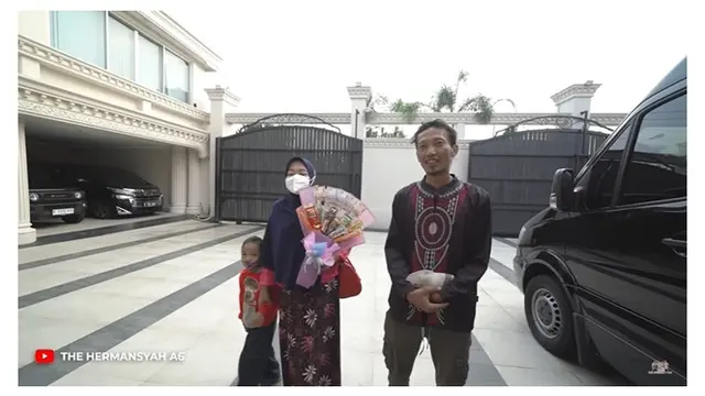 10 Momen Ashanty Hadiri Wisuda Kelulusan Anak Angkatnya, Penuh Bahagia