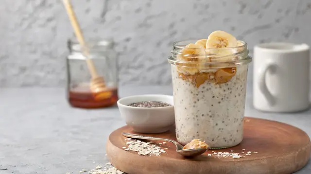 Overnight banana oatmeal