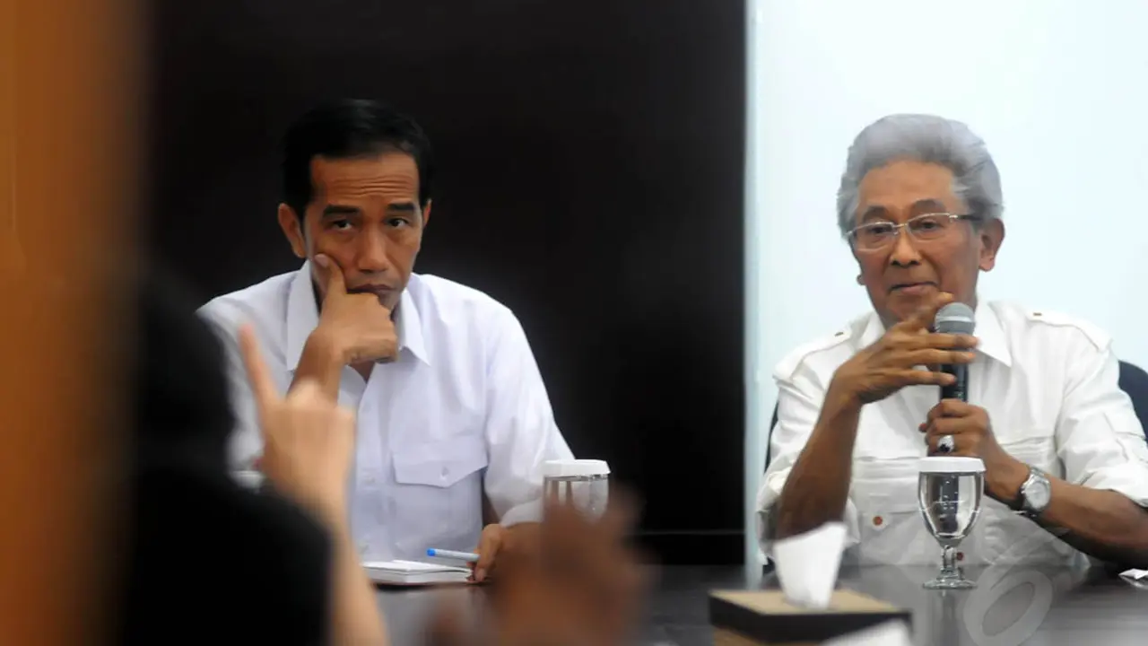 Jokowi Ajak Adnan Buyung Bicara Hukum 