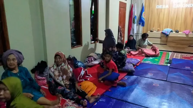 Warga Cikondeng.