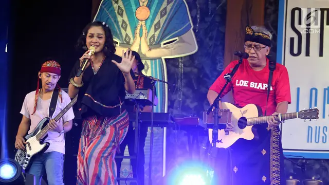 Duet Iwan Fals dan Andien Getarkan Panggung Kita