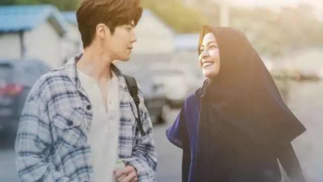 7 Editan Foto Tantri Kotak Bareng Kim Seon Ho Ini Kocak