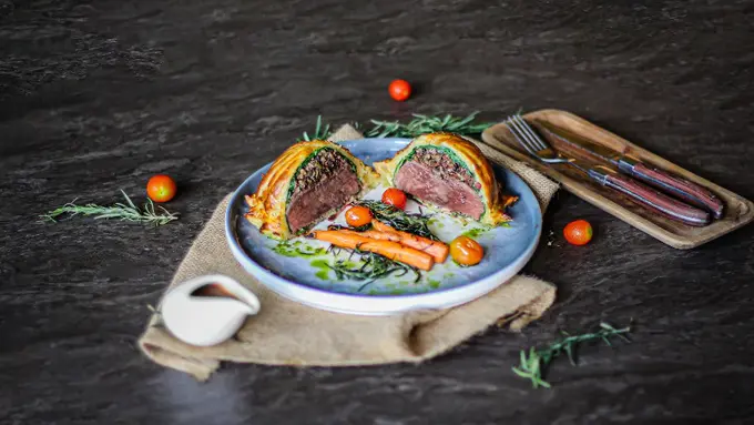 Hidangan Khas Inggris Beef Wellington Kini Bisa Dicicipi di Puncak