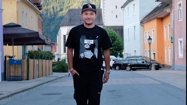 FOTO: Gaya Santai Gading Marten Saat Berlibur di Luar Negeri