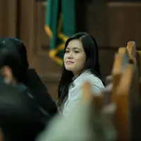 Jessica Kumala Wongso di persidangan. (via: Adrian Putra/Bintang.com)