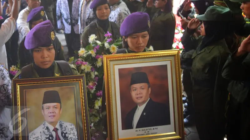 20160315-SBY Beserta Keluarga Melayat ke rumah Korban RSAL Mintohardjo