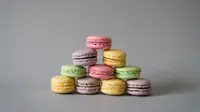 Ilustrasi kue macaron, cara bikin. (Photo by Holly Stratton on Unsplash)