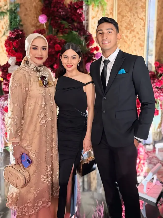 Inspirasi Dress Hitam Ala Marini Zumarnis dan Ariel Tatum/Instagram @marinizumarnisreal