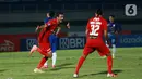 Pemain Persija Jakarta, Otavio Dutra, melakukan selebrasi usai mencetak gol ke gawang PSIS Semarang pada laga BRI Liga 1 di Stadion Indomilk Arena, Tangerang, Minggu (12/9/2021). Pertandingan berakhir 2-2. (Bola.com/M. Iqbal Ichsan)