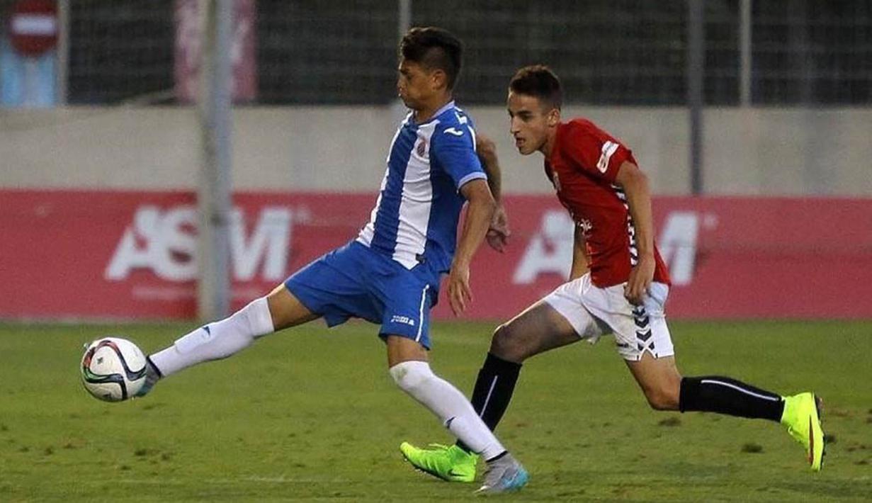 Sementara untuk menjadi pilihan utama pada posisi gelandang tengah, Evan Dimas harus bersaing dengan Marc Roca. (www.diaridetarragona.com)