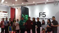 Pengambilan Oppo F5 6GB di Oppo Store Mall Emporium Pluit, Kamis (7/12/2017). (Liputan6.com/ Agustin Setyo Wardani)