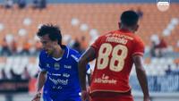 Hasil BRI Super League: Panas di Samarinda! Adam Alis Cetak Brace untuk Bawa Persib Comeback 2-1 atas Persija