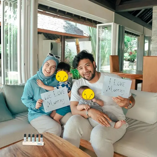 6 Potret Irish Bella Jadi Ibu Siaga Momong Dua Anak, Banjir Dukungan Netizen