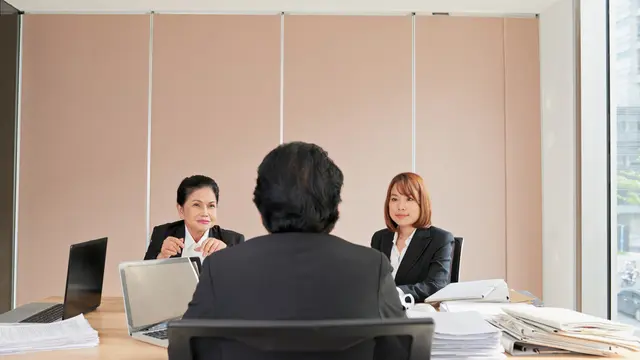 Cara Menunjukkan Etika Kerja yang Baik Saat Wawancara agar Terlihat Profesional