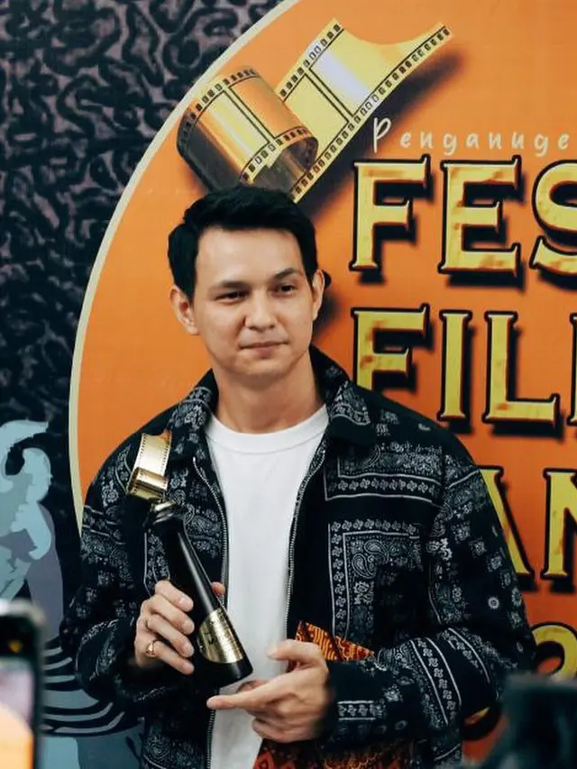 Artis Indonesia yang Pertama Kali Raih Piala Lewat Ajang Festival Film Bandung 2022