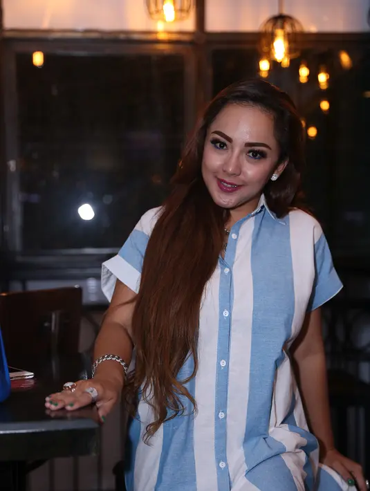 Pesan ibu yang selalu di ingat Regina adalah harus selalu ingat kepada Allah. (Andy Masela/Bintang.com)