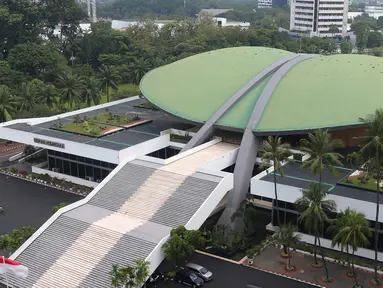 Pemandangan Gedung Nusantara atau Gedung Kura-Kura di Kompleks Parlemen, Senayan, Jakarta, Kamis (19/5/2022). DPR RI menganggarkan Rp 4,5 miliar untuk pengecatan, waterproofing, dan sejumlah komponen terkait dome Gedung Kura-Kura. (Liputan6.com/Angga Yuniar)