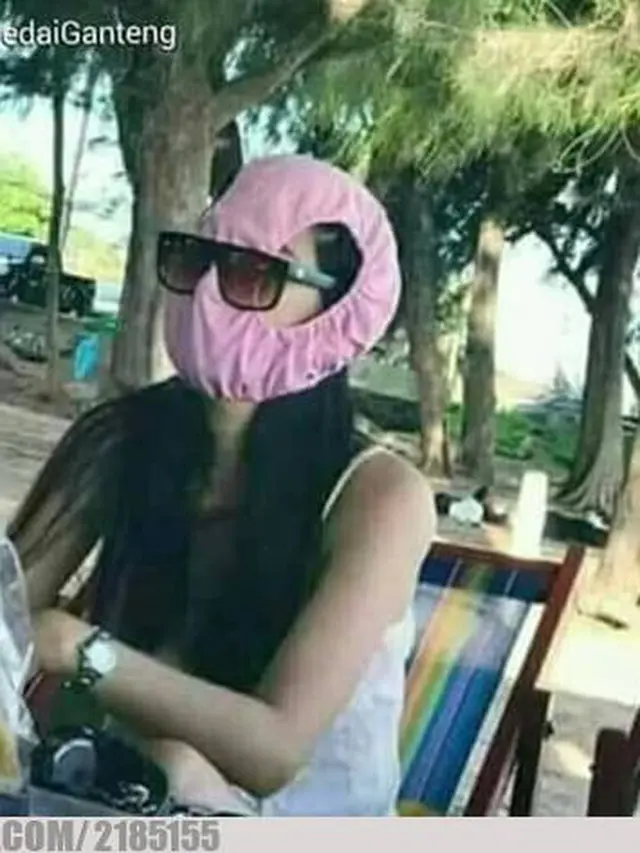 Pakai Masker Nyeleneh  (Sumber: 1cak)