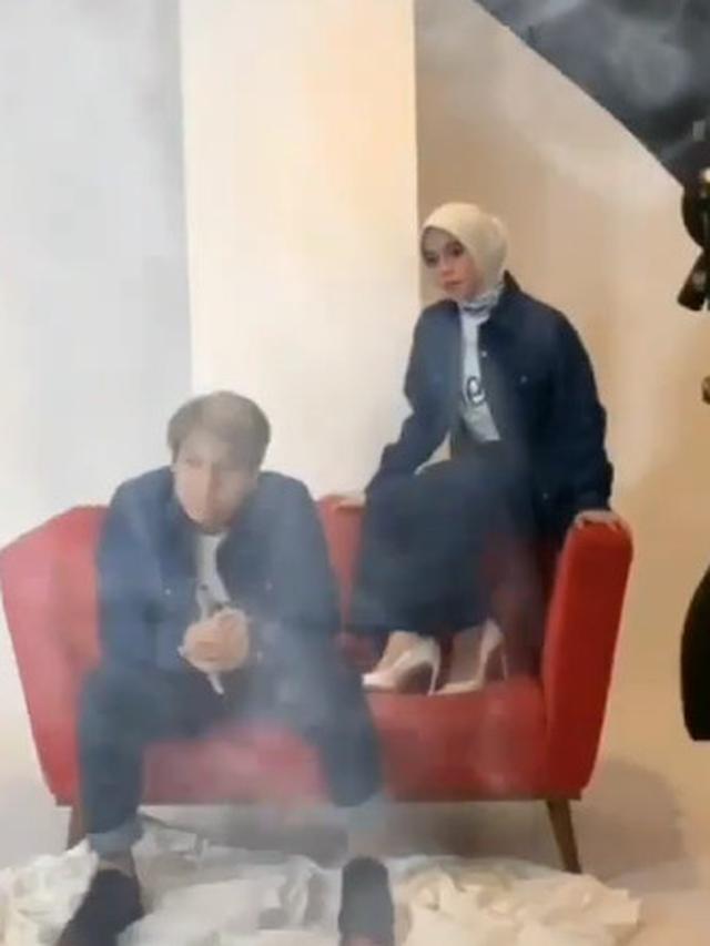 Semakin Kompak, Ini 6 Momen Rizky Billar dan Lesty Kejora Pemotretan Bareng