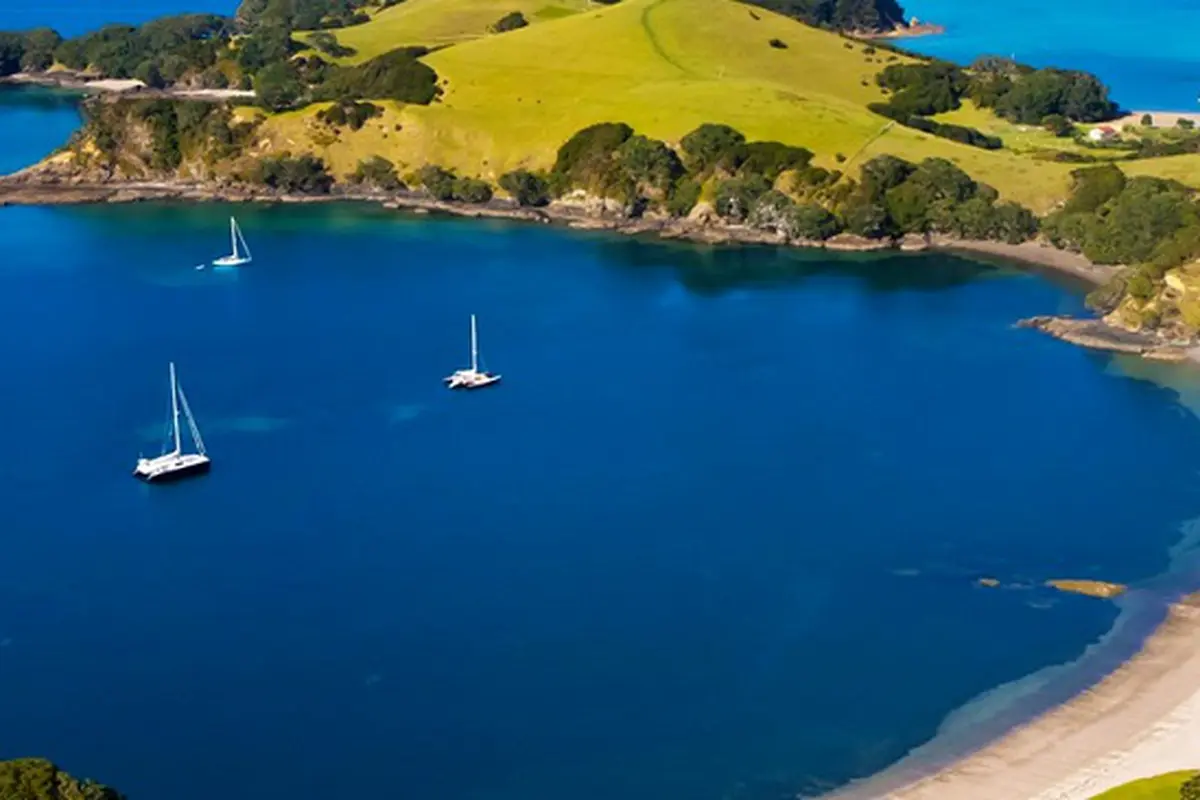 Tempat Relaksasi:  Bay of Islands, Selandia Baru