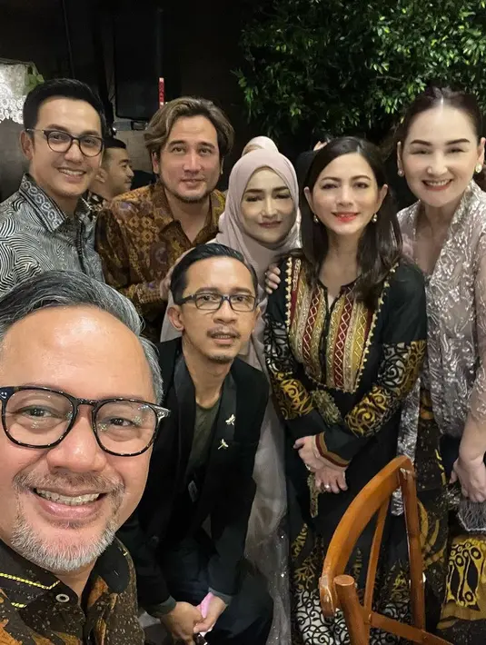 <p>Berikut potret artis senior yang juga Hadir, diantaranya Mona Ratutliu, Cut Keke, Cindy Fatikasari, Tengku Firmansyah, Gunawan Sudrajat dan Indra Brasco. [Instagram/amingisback]</p>