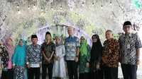Gubernur Jawa Tengah Ganjar Pranowo memberikan kejutan istimewa pada seorang warga Desa Bobosan Kecamatan Purwokerto Utara Kabupaten Banyumas, Jumat (6/3/2020).