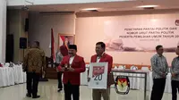 Ketua Umum PKPI Hendropriyono di KPU. (Merdeka.com/Hari Ariyanti)