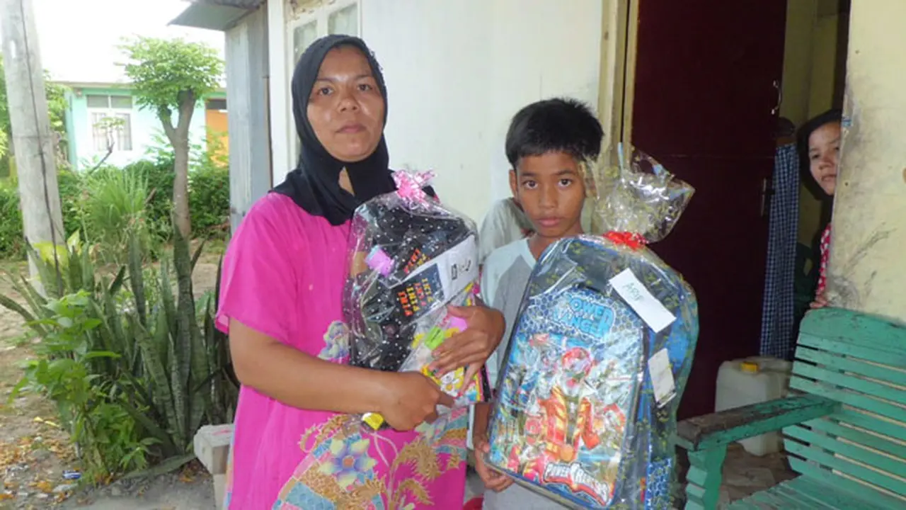 Hari Anak, RUMAN Aceh Salurkan 26 Paket Pendidikan 