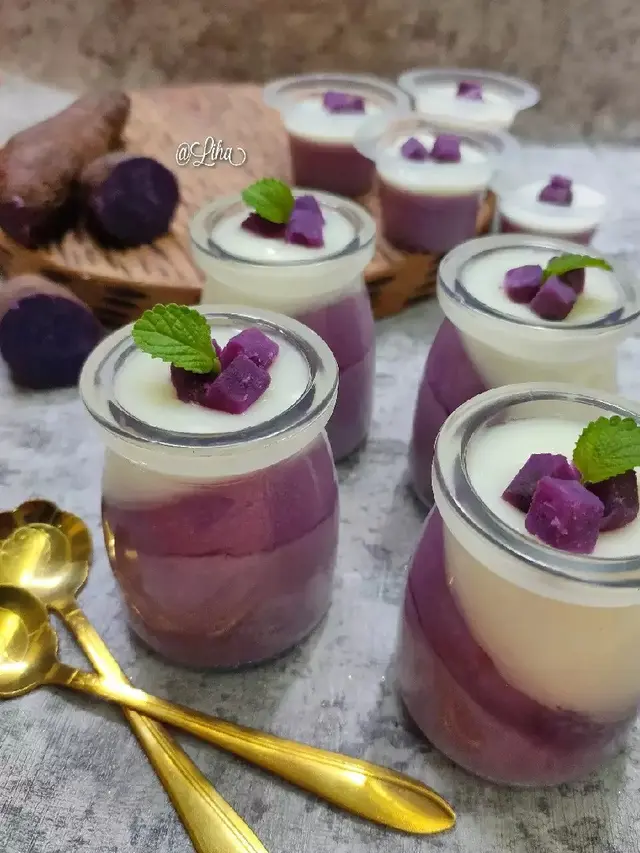 Resep puding ubi ungu vla susu untuk jadi menu sahur dan buka puasa. (dok. Cookpad @lihaummumaryam)