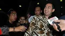Tubagus Chaeri Wardhana (Wawan) usai menjalani pemeriksaan KPK, Jakarta, Selasa (19/1/2016). Wawan kembali diperiksa sebagai tersangka kasus  tindak pidana pencucian uang. (Liputan6.com/Helmi Afandi)
