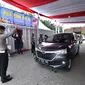 Polda Metro Jaya menggelar tes swab antigen gratis di KM 19 tol Jakarta-Cikampek. (Istimewa)