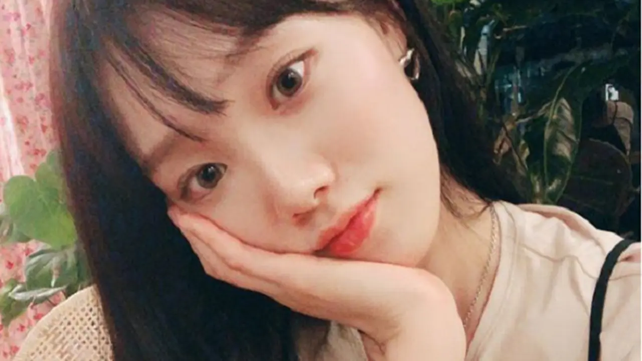 Tips Perawatan Kulit untuk Dapatkan Glass Skin Ala Lee Sung Kyung