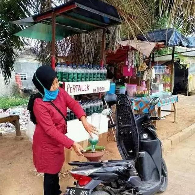 6 Potret Tulisan Bensin Pertalite dan Pertamax Nyeleneh, Bikin Tepuk Jidat