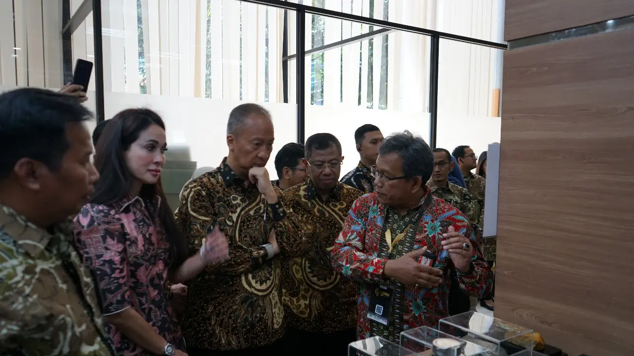 Kementerian Perindustrian (Kemenperin) memberikan predikat ndustri Penerima Lulusan Perguruan Tinggi Terbanyak kepada PT Indonesia Morowali Industrial Park (IMIP). (Dok IMIP)