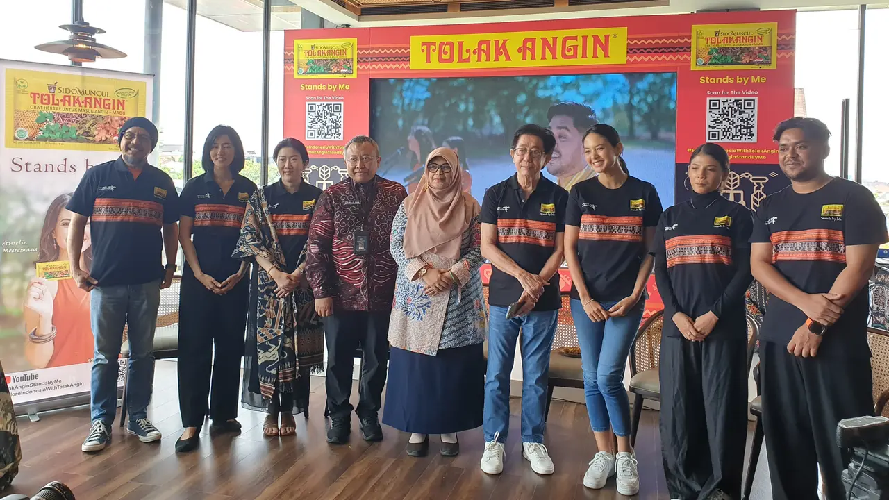 Sido Muncul Angkat Pariwisata Sumba Timur Lewat Iklan Tolak Angin